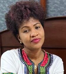 Haïti-société: Le bicolore haïtien, au coeur des réseaux sociaux, une proposition de la citoyenne Marquise Ferjuste.